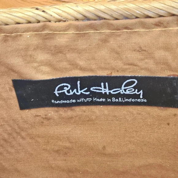 Crossbody Rattan and Leather Bag Made in Bali - Picture 9 of 9